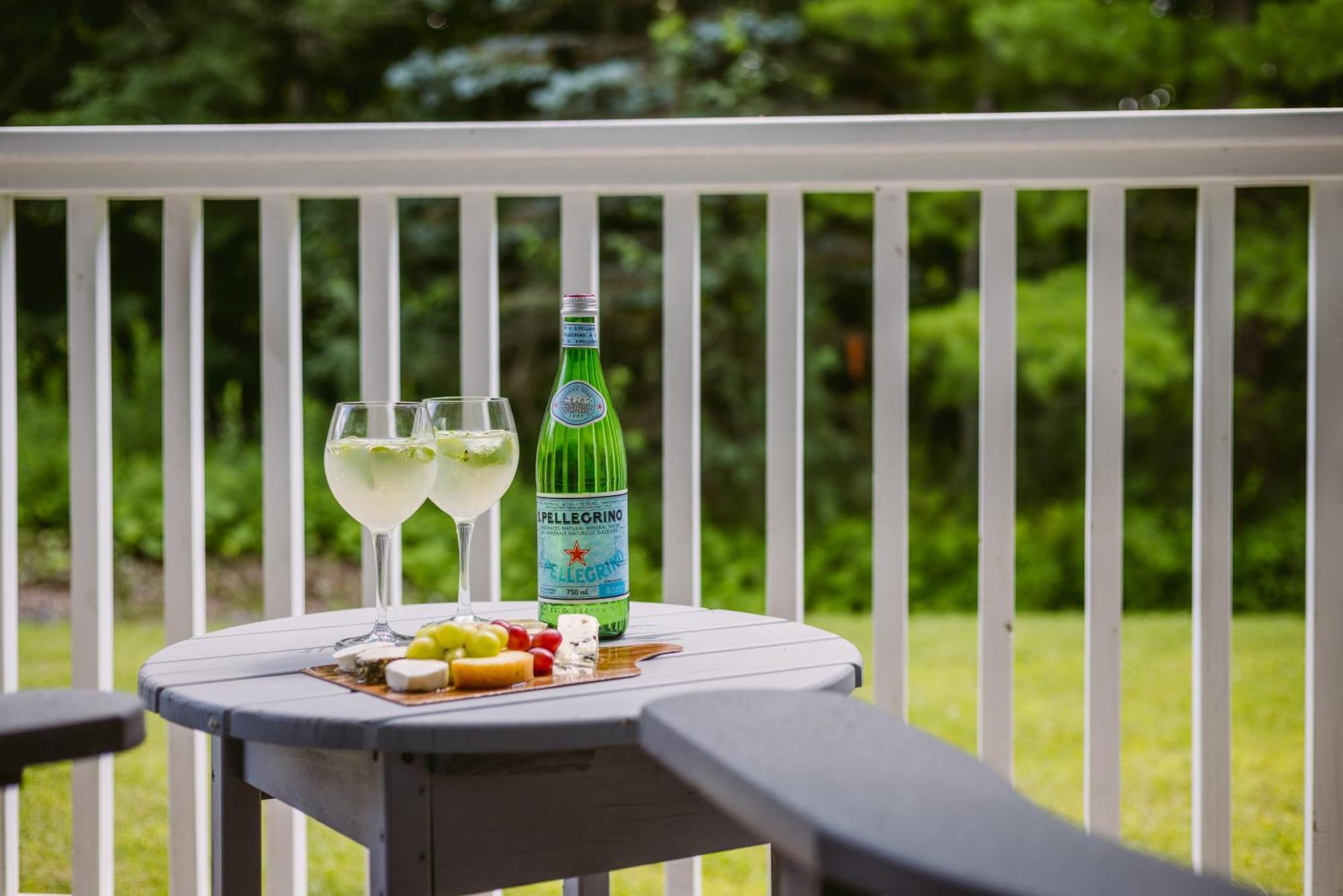 Horseshoe Valley Suites - The Aurora Shanty Bay エクステリア 写真