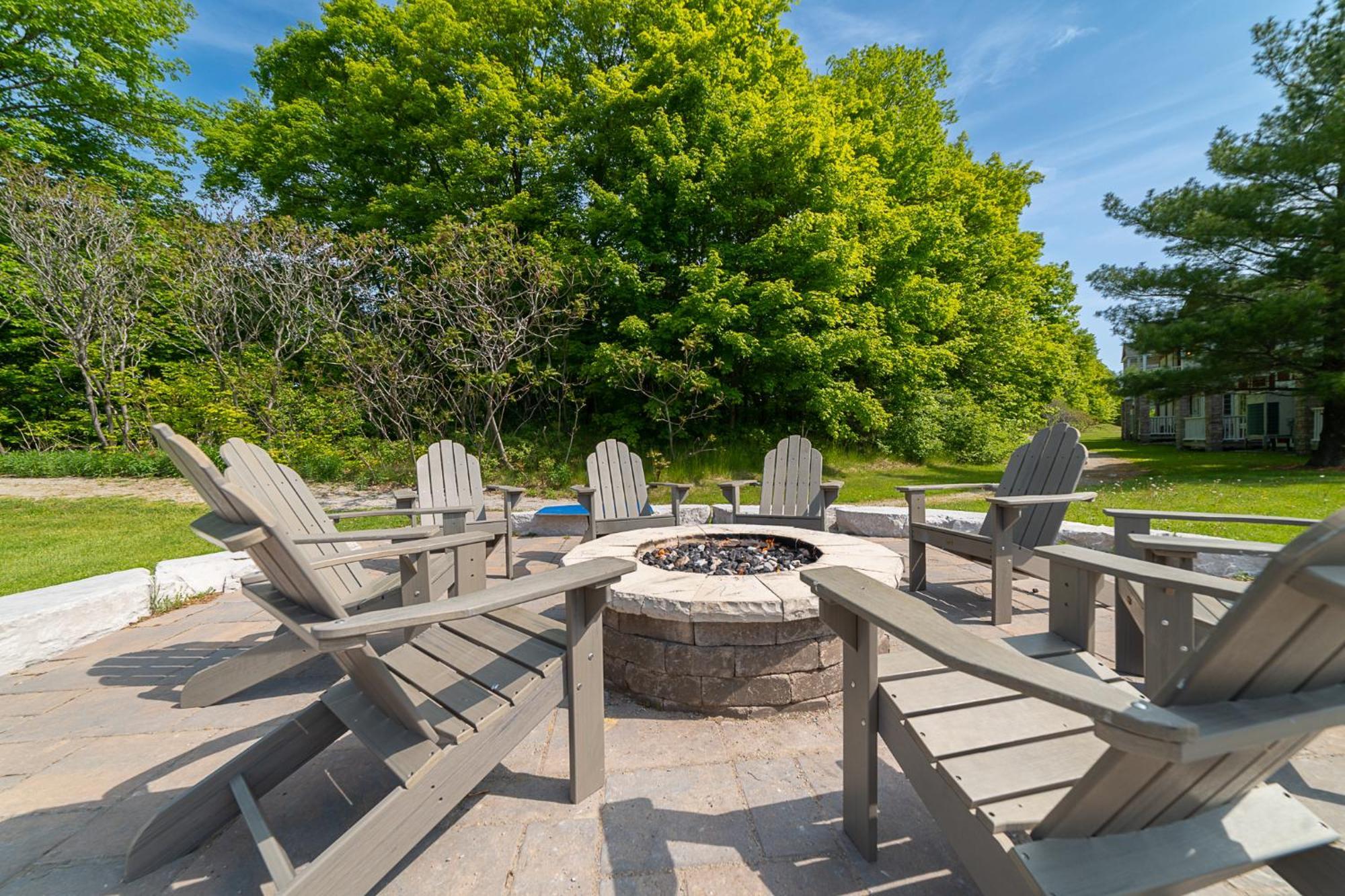 Horseshoe Valley Suites - The Aurora Shanty Bay エクステリア 写真