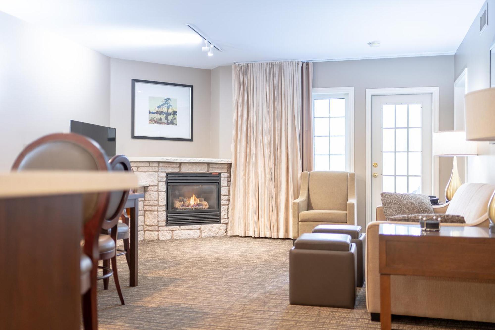 Horseshoe Valley Suites - The Aurora Shanty Bay エクステリア 写真