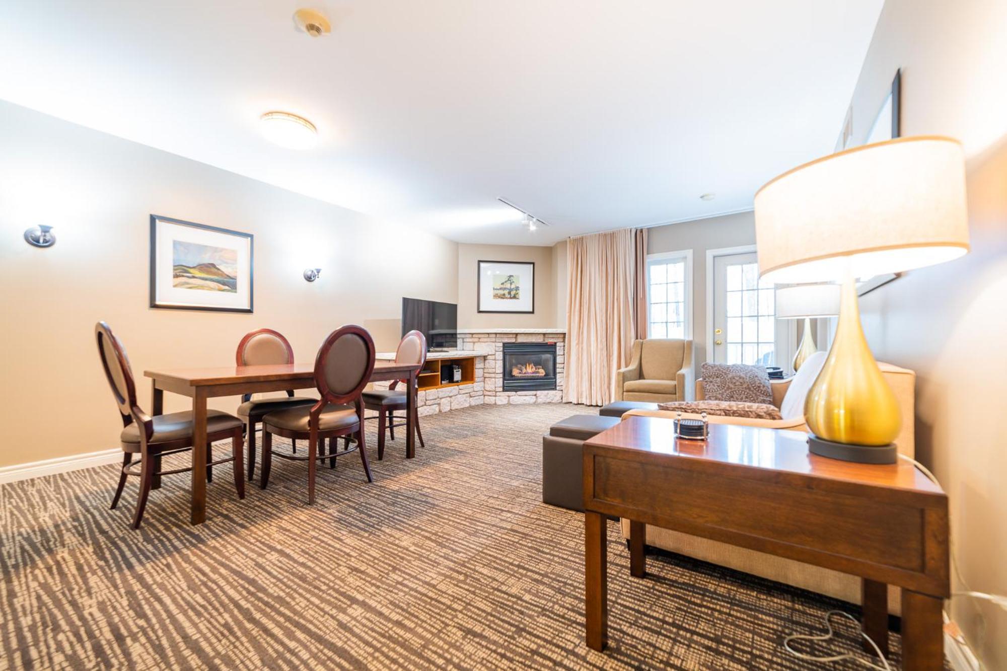 Horseshoe Valley Suites - The Aurora Shanty Bay エクステリア 写真