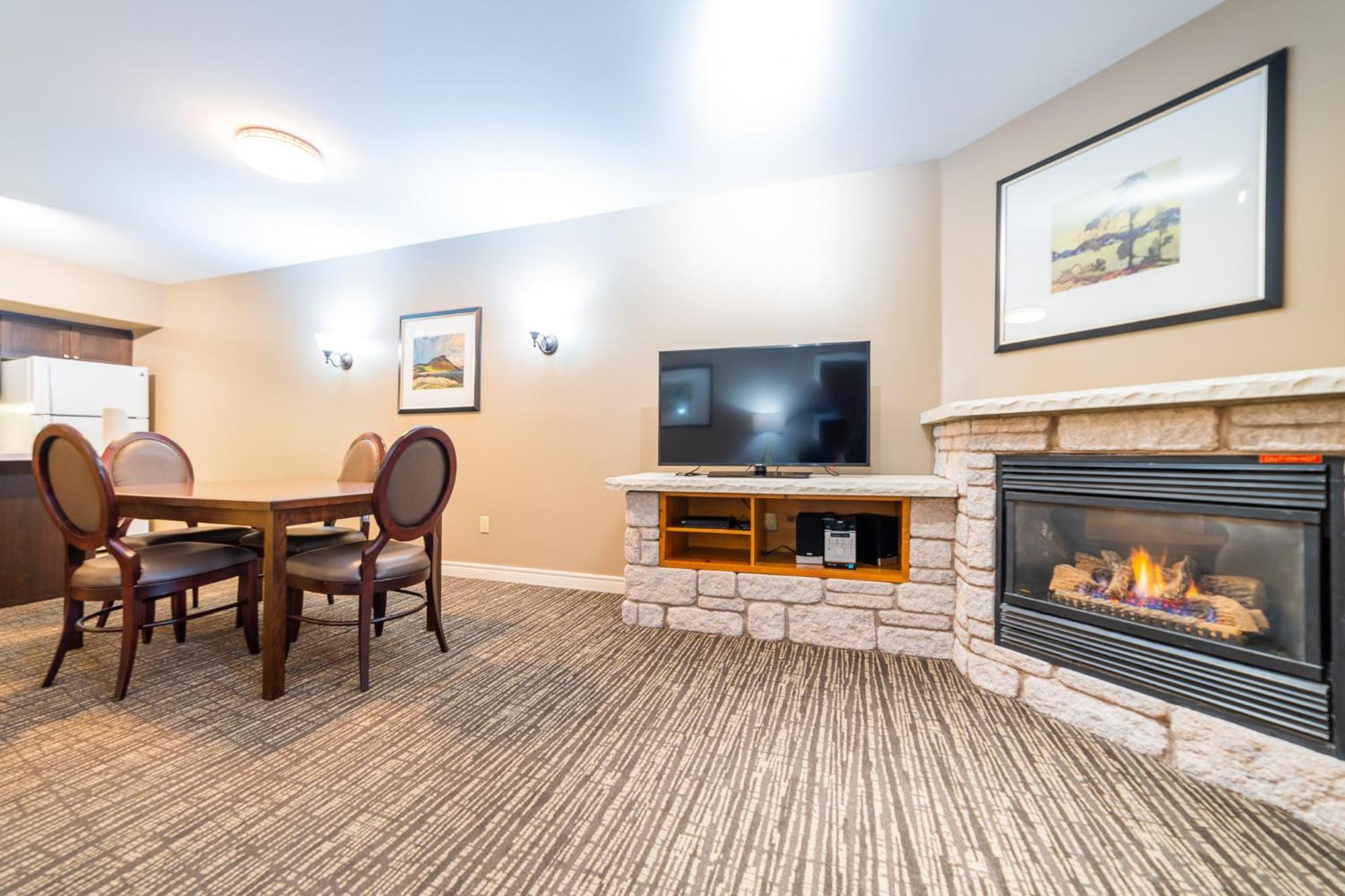 Horseshoe Valley Suites - The Aurora Shanty Bay エクステリア 写真