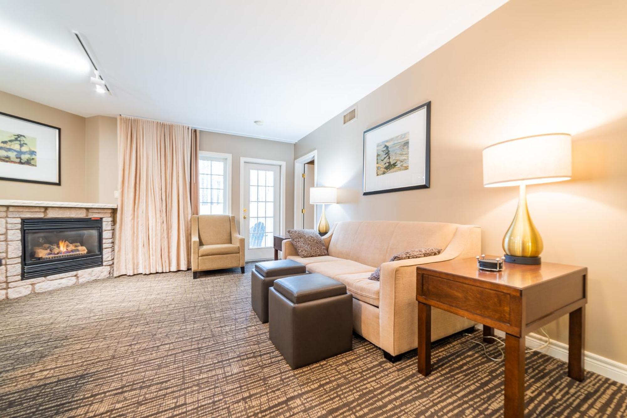Horseshoe Valley Suites - The Aurora Shanty Bay エクステリア 写真